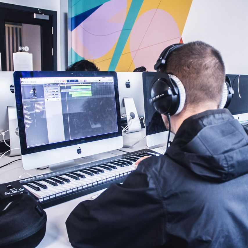 image of a student on an iMac in Bristol